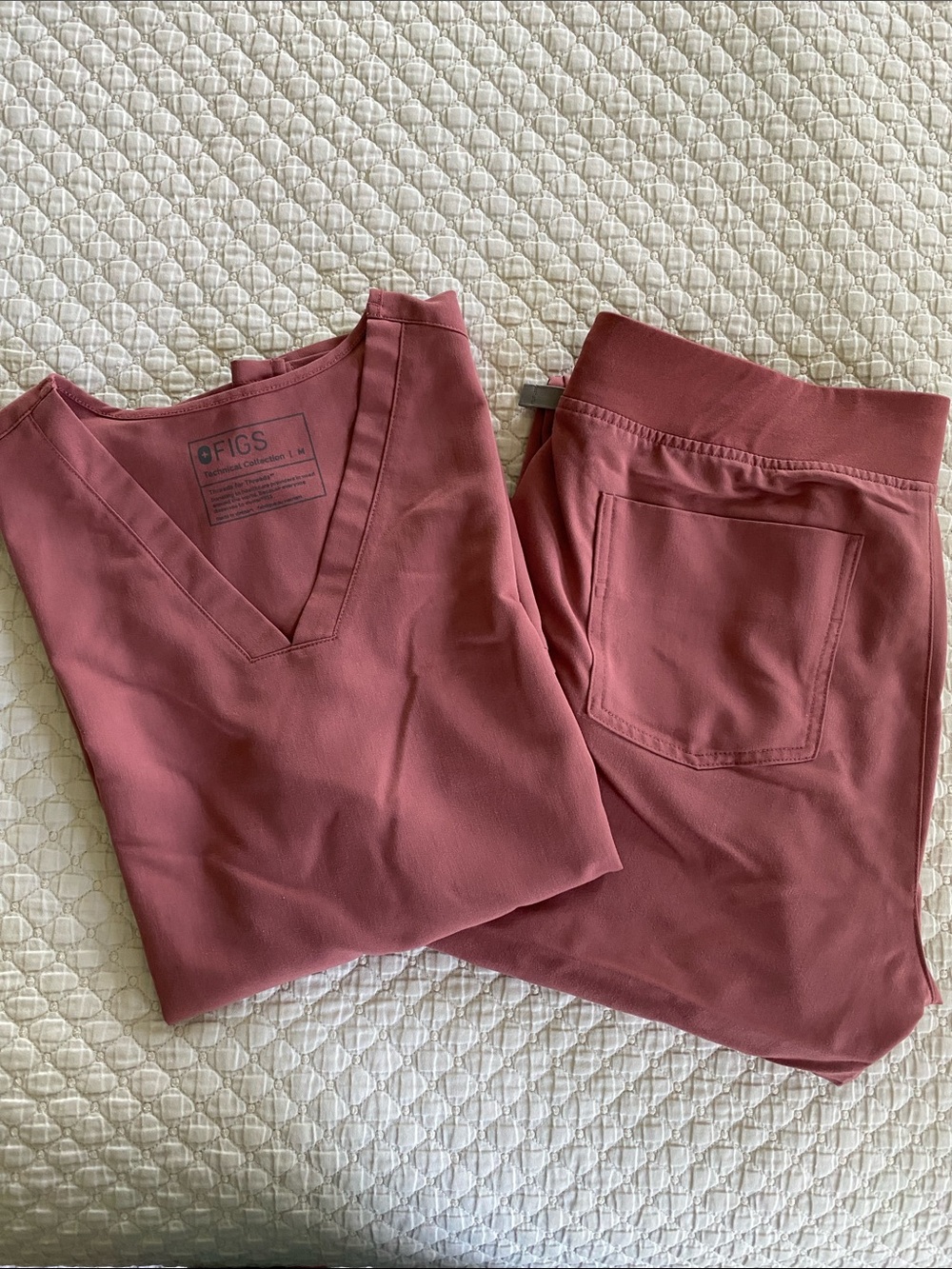 Figs Casma + High Waisted Zamora Scrub Set Mauve